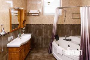 Коттедж 400м², 4-этажный, на длительный срок, 