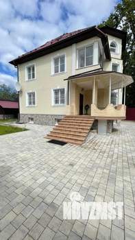 Коттедж 360м&sup2;, 3-этажный, на длительный срок, 