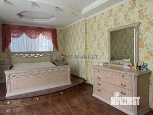 Коттедж 298м&sup2;, 3-этажный, на длительный срок, 