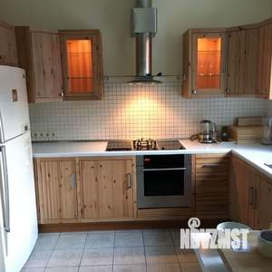 Коттедж 250м², 2-этажный, на длительный срок, 
