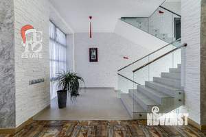 Дом 1000м&sup2;, 4-этажный, посуточно, 