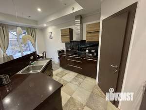 Коттедж 230м², 2-этажный, на длительный срок, 