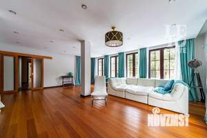 Дом 550м², 3-этажный, на длительный срок, 