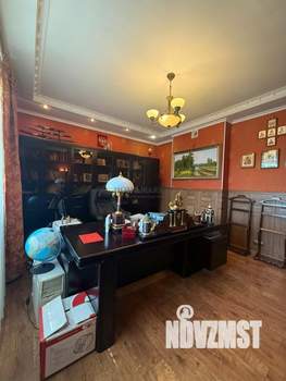 Коттедж 298м&sup2;, 3-этажный, на длительный срок, 