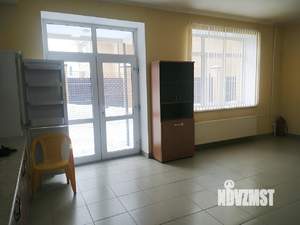 Таунхаус 226м&sup2;, 3-этажный, на длительный срок, 