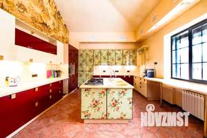 Дом 750м², 4-этажный, посуточно, 