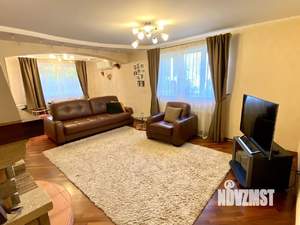 Дом 310м², 2-этажный, участок 8 сот.  