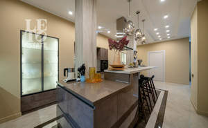 Дом 1100м&sup2;, 2-этажный, участок 20 сот.  