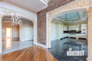 Дом 740м², 3-этажный, участок 15 сот.  