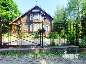 Коттедж 200м², 2-этажный, участок 10 сот.  