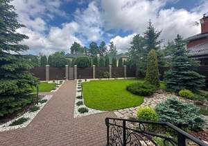 Дом 450м², 3-этажный, участок 10 сот.  