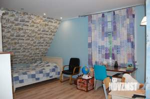 Коттедж 465м², 3-этажный, участок 15 сот.  