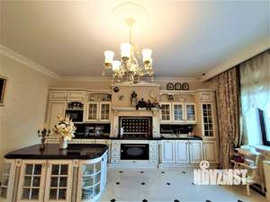Коттедж 700м², 3-этажный, участок 7 сот.  