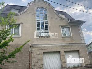 Дом 4374м², 3-этажный, участок 30 сот.  