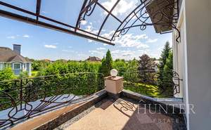 Дом 1350м², 3-этажный, участок 50 сот.  