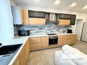 Дом 220м², 2-этажный, участок 9 сот.  