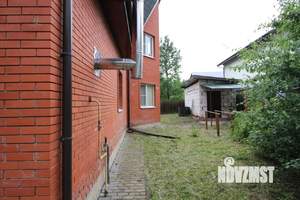 Дом 230м², 2-этажный, участок 1060 сот.  