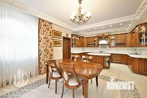 Коттедж 428м², 3-этажный, участок 12 сот.  
