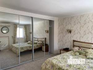 Дом 350м², 3-этажный, участок 25 сот.  