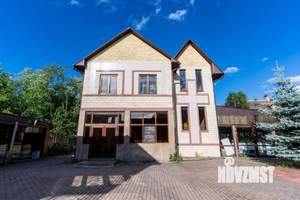 Дом 454м², 3-этажный, участок 12 сот.  