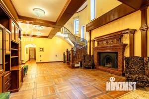 Дом 980м², 4-этажный, участок 61 сот.  