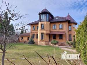 Коттедж 365м&sup2;, 3-этажный, участок 17 сот.  