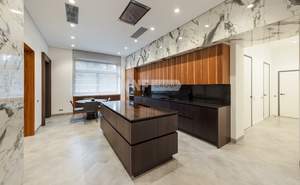 Дом 1000м&sup2;, 2-этажный, участок 100 сот.  