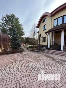 Дом 557м², 2-этажный, участок 34 сот.  
