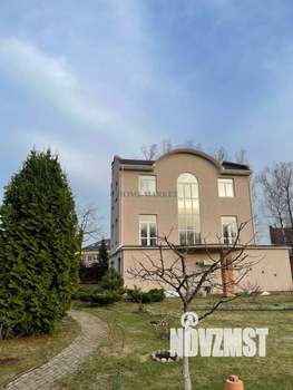 Дом 330м², 3-этажный, участок 15 сот.  