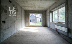 Дом 439м&sup2;, 3-этажный, участок 10 сот.  