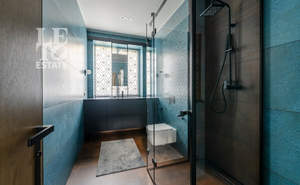 Дом 210м&sup2;, 3-этажный, участок 4 сот.  