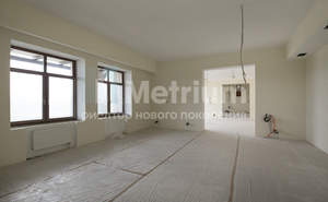 Дом 1272м², 2-этажный, участок 50 сот.  
