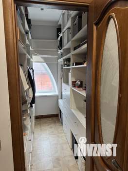 Коттедж 300м&sup2;, 3-этажный, участок 6 сот.  