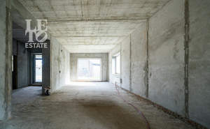 Дом 439м&sup2;, 3-этажный, участок 10 сот.  