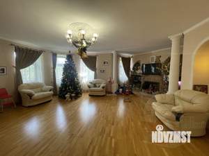 Дом 680м², 3-этажный, участок 18 сот.  