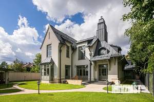 Коттедж 326м², 2-этажный, участок 8 сот.  