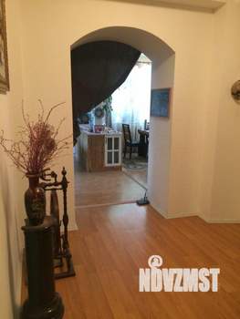 Дом 328м&sup2;, 2-этажный, участок 6 сот.  