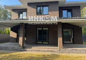 Дом 261м², 2-этажный, участок 6 сот.  