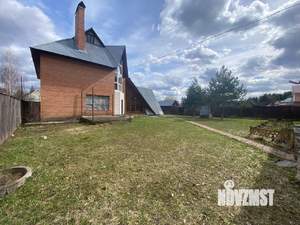 Дом 375м², 3-этажный, участок 25 сот.  