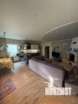 Дом 210м&sup2;, 2-этажный, участок 6 сот.  