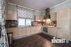 Дом 290м², 2-этажный, участок 17 сот.  