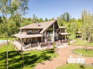 Дом 1100м², 2-этажный, участок 155 сот.  