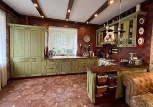 Дом 241м², 3-этажный, участок 869 сот.  