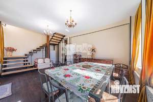 Дом 220м², 2-этажный, участок 25 сот.  