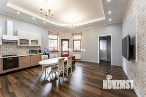 Коттедж 400м², 2-этажный, участок 10 сот.  