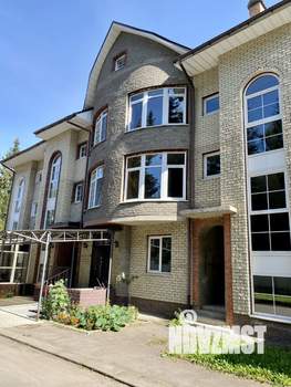 Таунхаус 320м&sup2;, 4-этажный, участок 1 сот.  