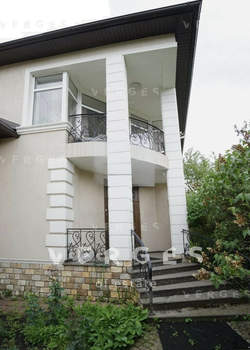 Дом 550м², 3-этажный, участок 14 сот.  