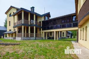 Коттедж 1252м&sup2;, 4-этажный, участок 30 сот.  