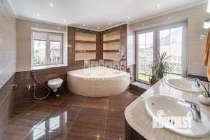 Коттедж 200м², 3-этажный, участок 7 сот.  