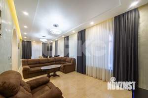Дом 220м², 2-этажный, участок 6 сот.  
